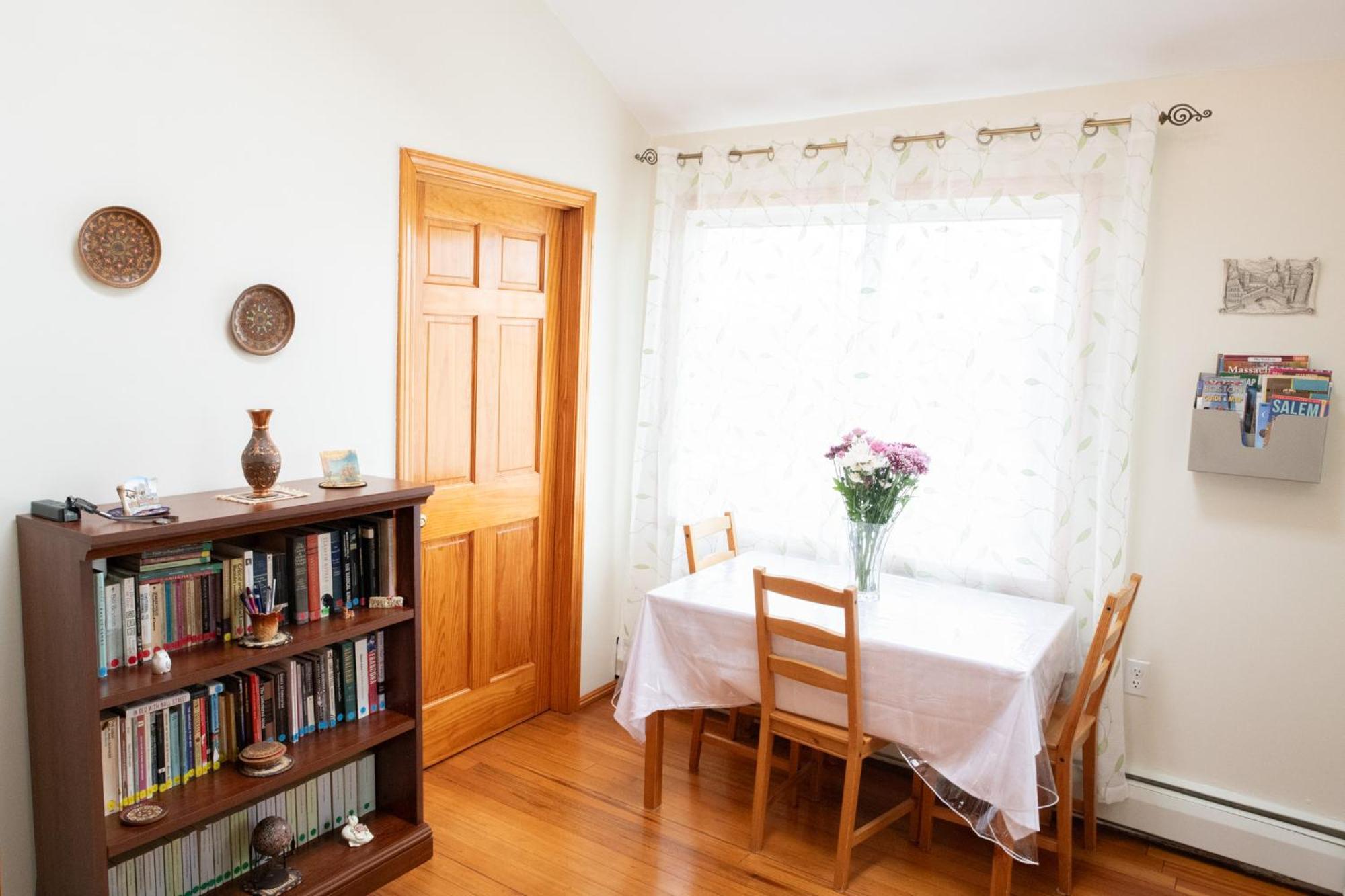 Beautiful Apartment-5 Beds-Full Kitchen-Parking-Super Clean! Бостън Екстериор снимка